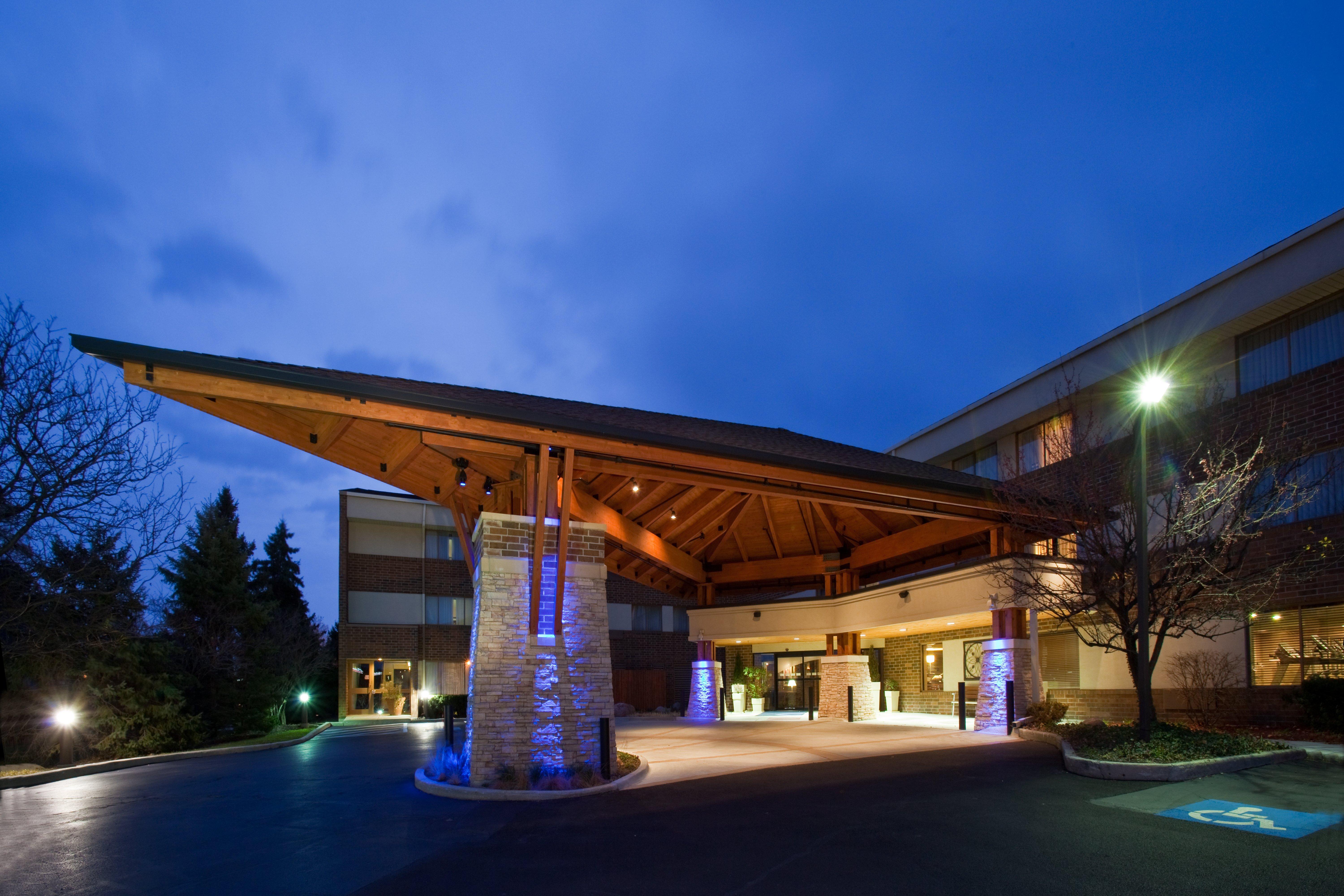 Holiday Inn Express Chicago-Downers Grove By Ihg Eksteriør billede