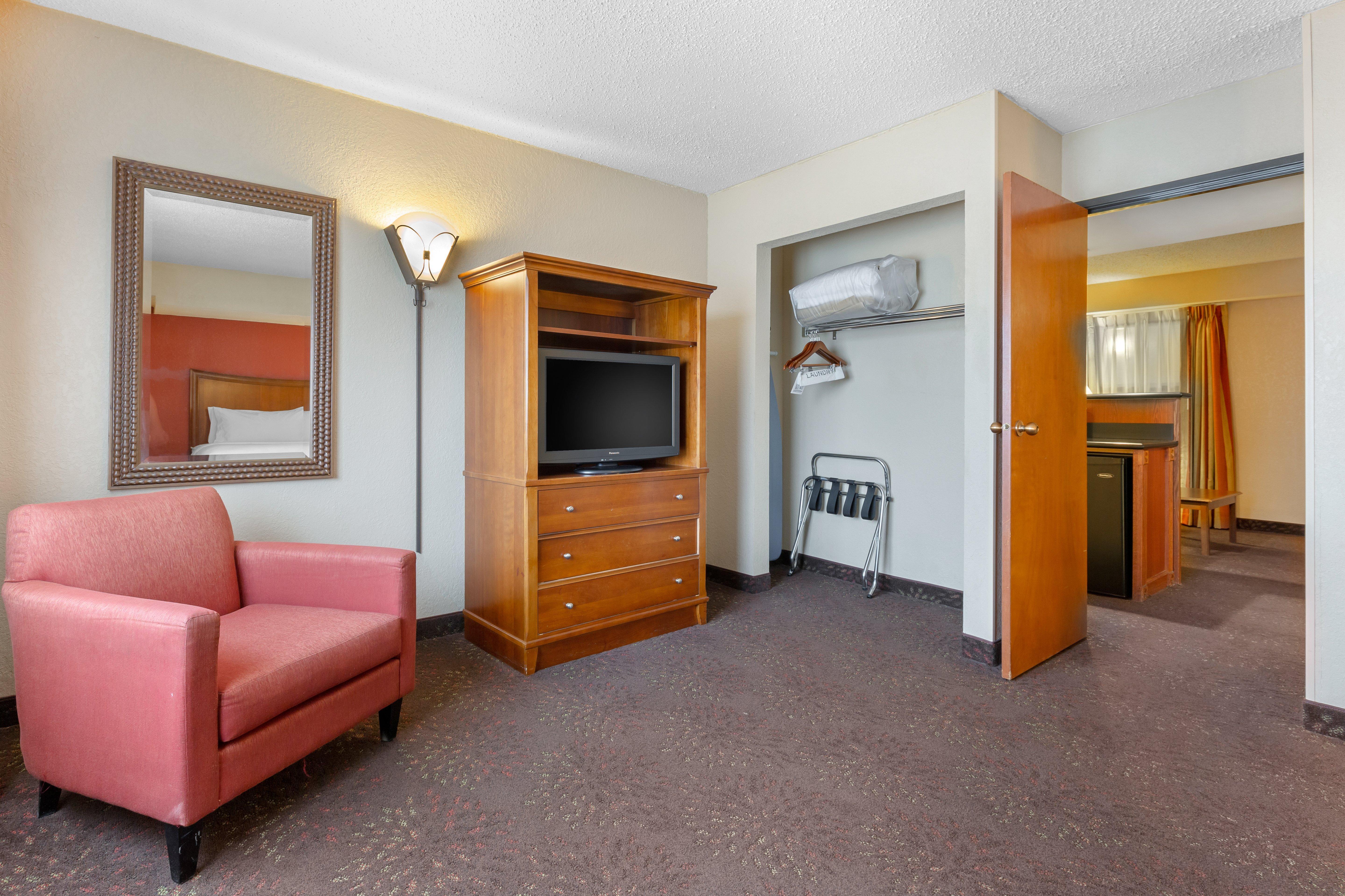 Holiday Inn Express Chicago-Downers Grove By Ihg Eksteriør billede