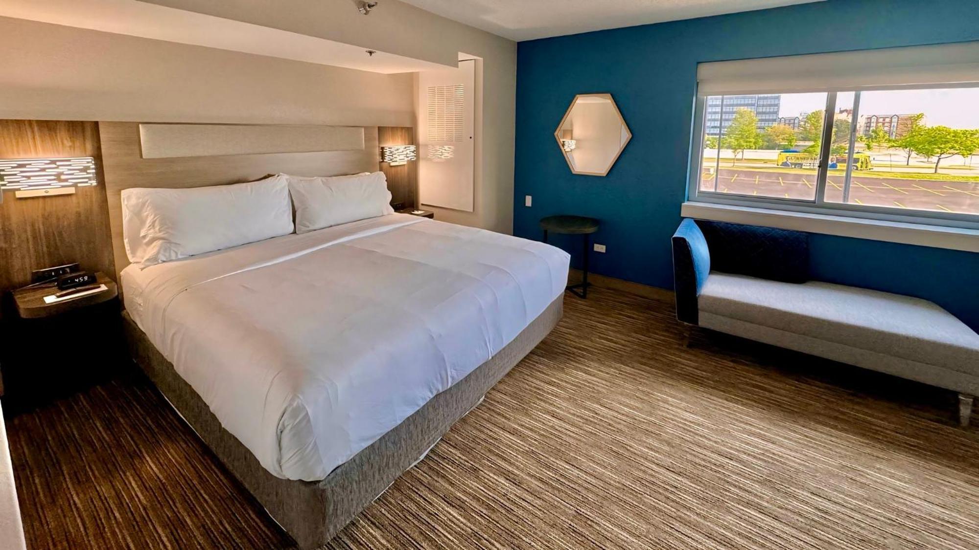 Holiday Inn Express Chicago-Downers Grove By Ihg Eksteriør billede