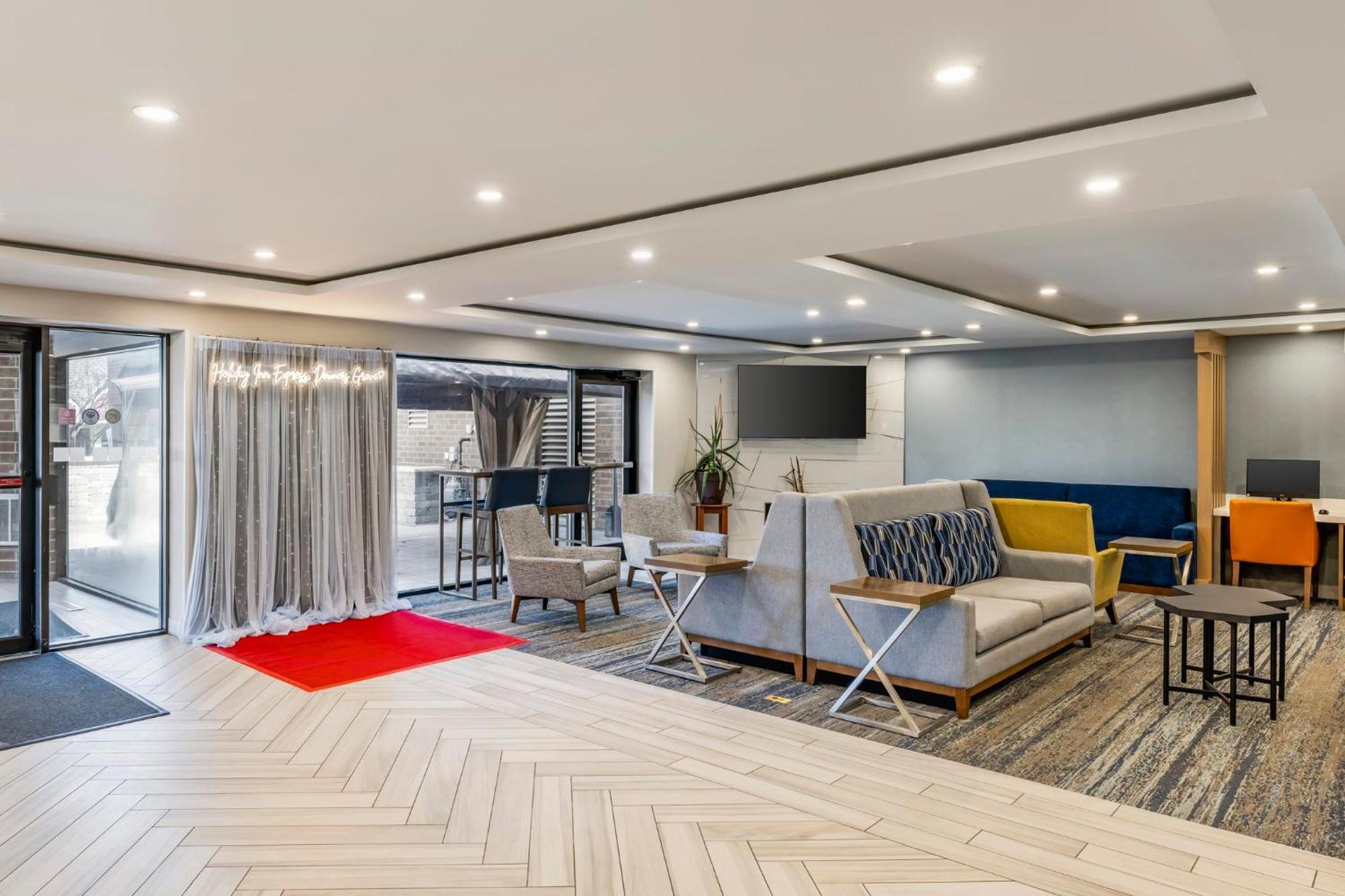 Holiday Inn Express Chicago-Downers Grove By Ihg Eksteriør billede